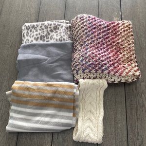 Women’s Old Navy infinity Scarf bundle
